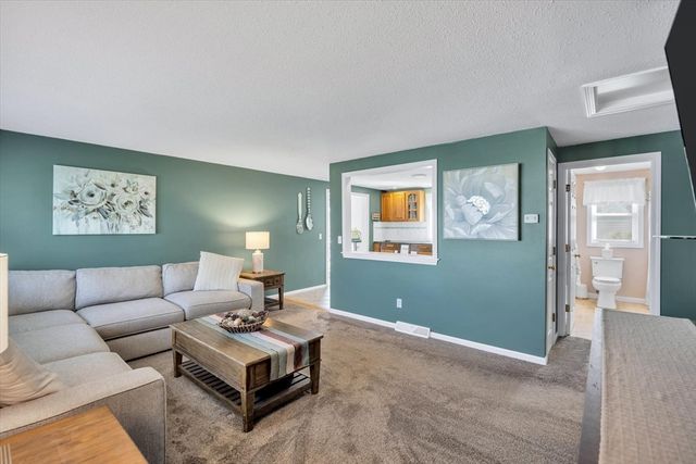 3 Harness Dr, Falmouth, MA 02536