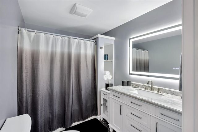 3 Harness Dr, Falmouth, MA 02536