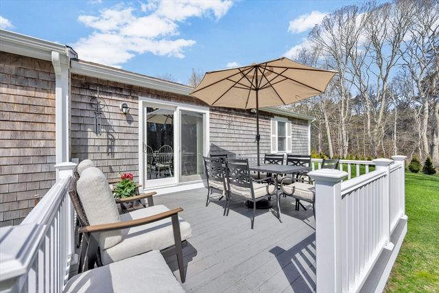 3 Harness Dr, Falmouth, MA 02536