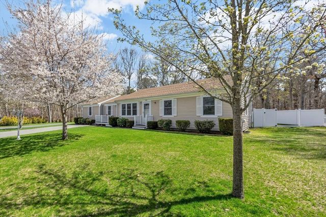 3 Harness Dr, Falmouth, MA 02536