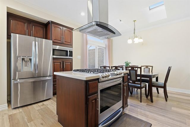 1527 Orchard Park Drive, Houston, TX 77077