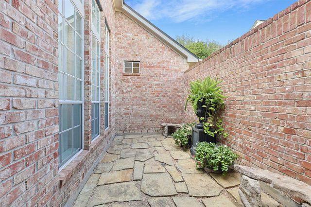 1527 Orchard Park Drive, Houston, TX 77077