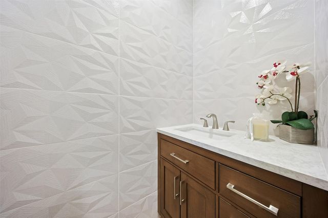 1527 Orchard Park Drive, Houston, TX 77077