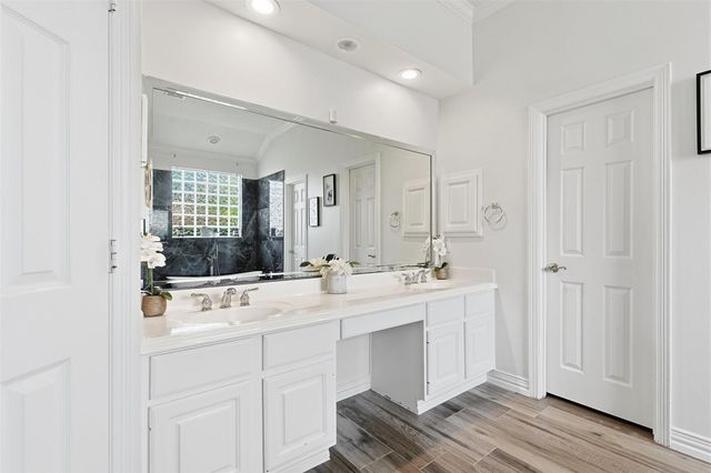 1527 Orchard Park Drive, Houston, TX 77077