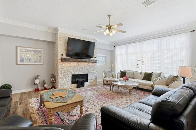 1527 Orchard Park Drive, Houston, TX 77077