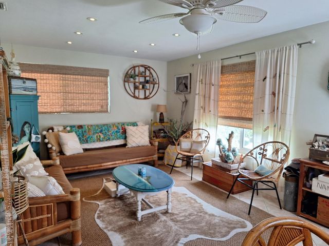 217 SE 2nd Avenue, Boynton Beach, FL 33435