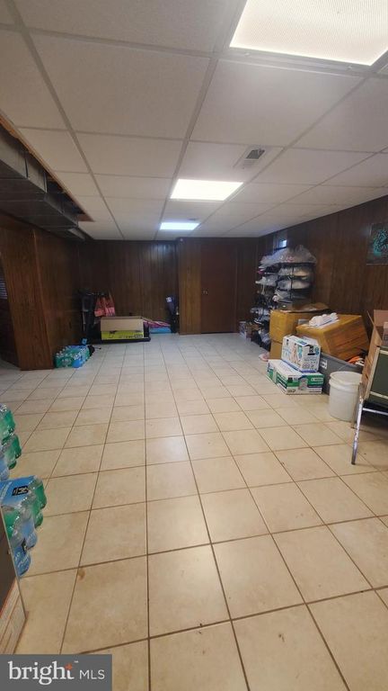 Image 10 of property listing at 3202 GARDEN AVE, Baltimore, MD 21227