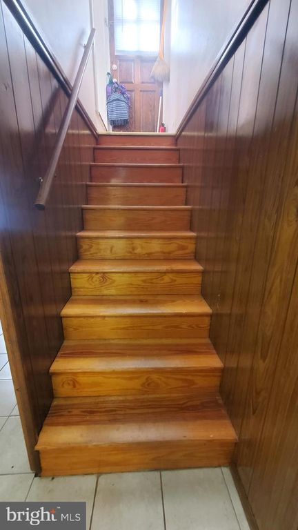 Image 15 of property listing at 3202 GARDEN AVE, Baltimore, MD 21227