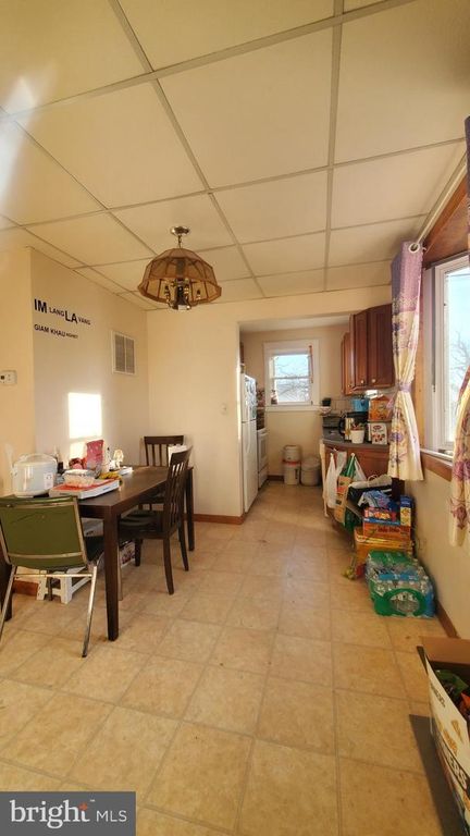 Image 16 of property listing at 3202 GARDEN AVE, Baltimore, MD 21227