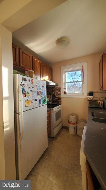 Image 18 of property listing at 3202 GARDEN AVE, Baltimore, MD 21227