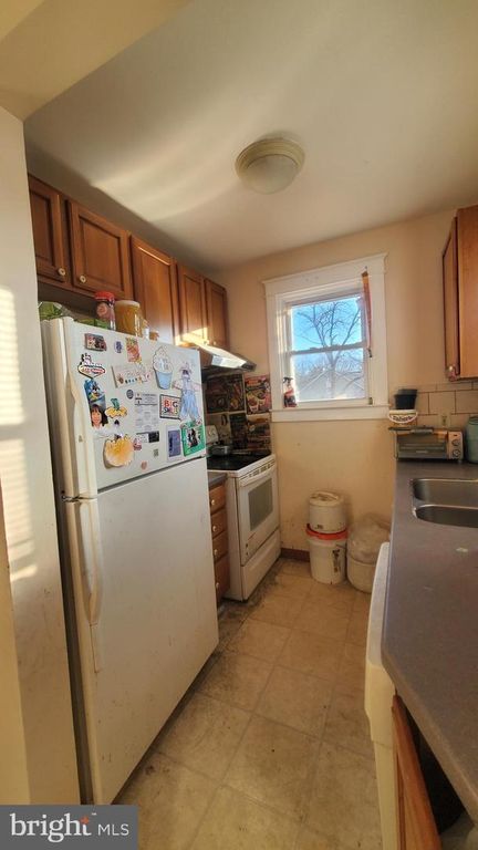 Image 19 of property listing at 3202 GARDEN AVE, Baltimore, MD 21227