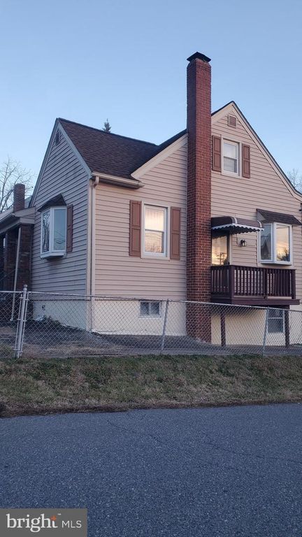 Image 2 of property listing at 3202 GARDEN AVE, Baltimore, MD 21227