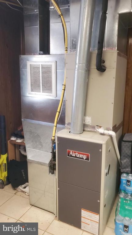 Image 27 of property listing at 3202 GARDEN AVE, Baltimore, MD 21227