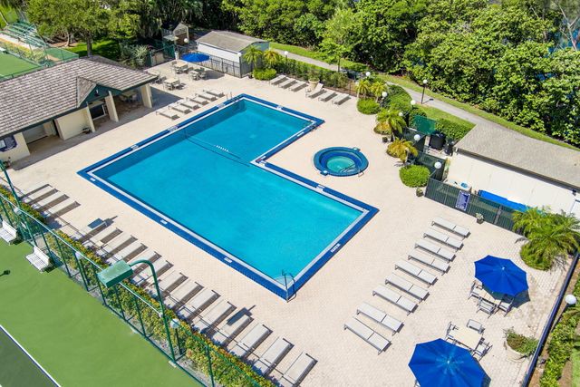 100 OCEAN TRAIL Way 305, Jupiter, FL 33477