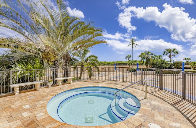 100 OCEAN TRAIL Way 305, Jupiter, FL 33477