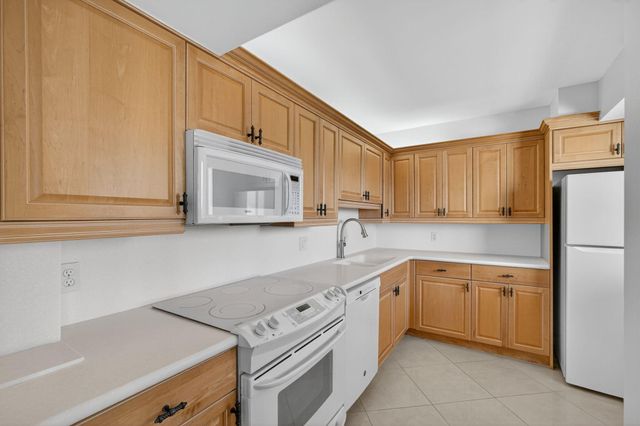 100 OCEAN TRAIL Way 305, Jupiter, FL 33477
