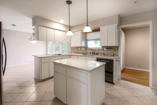 6200 Rain Creek PKWY, Austin, TX 78759