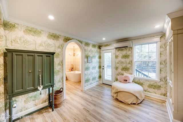 219 Wood Rd, Lyndon, KY 40222