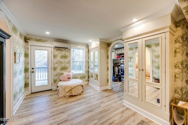 219 Wood Rd, Lyndon, KY 40222