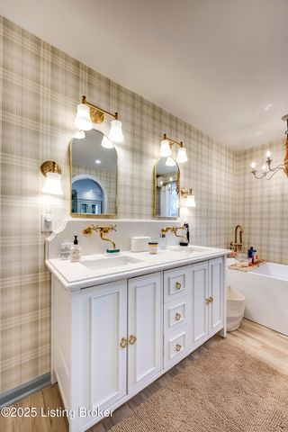 219 Wood Rd, Lyndon, KY 40222