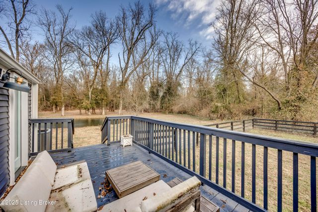 219 Wood Rd, Lyndon, KY 40222