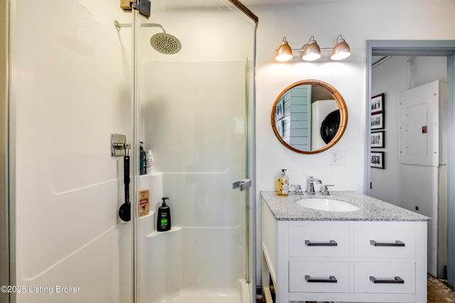 219 Wood Rd, Lyndon, KY 40222