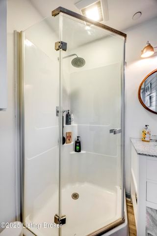 219 Wood Rd, Lyndon, KY 40222