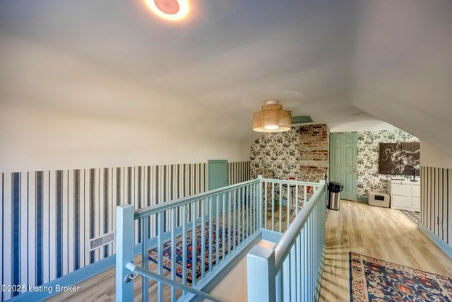 219 Wood Rd, Lyndon, KY 40222