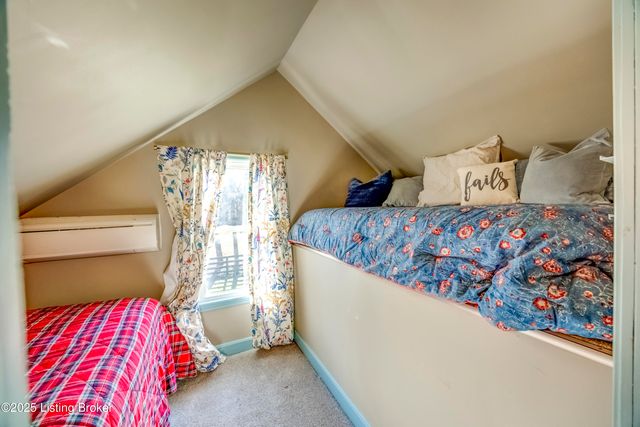 219 Wood Rd, Lyndon, KY 40222