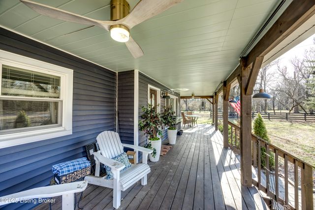 219 Wood Rd, Lyndon, KY 40222