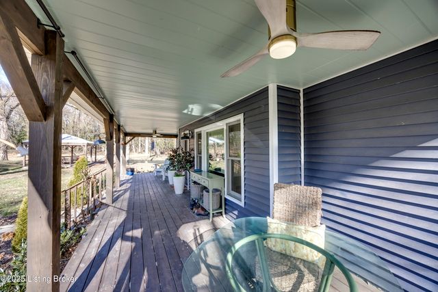 219 Wood Rd, Lyndon, KY 40222