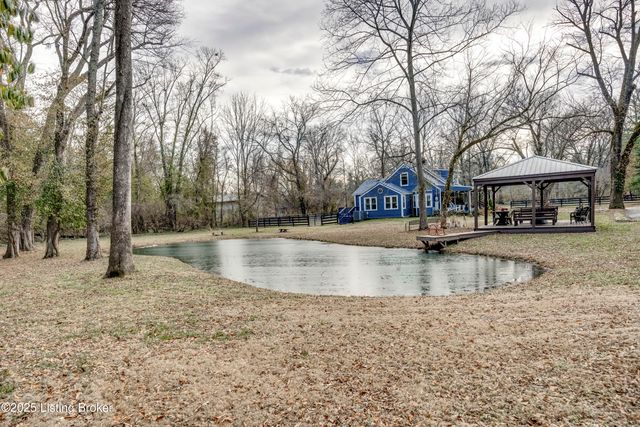 219 Wood Rd, Lyndon, KY 40222