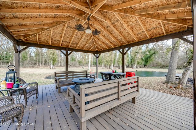 219 Wood Rd, Lyndon, KY 40222