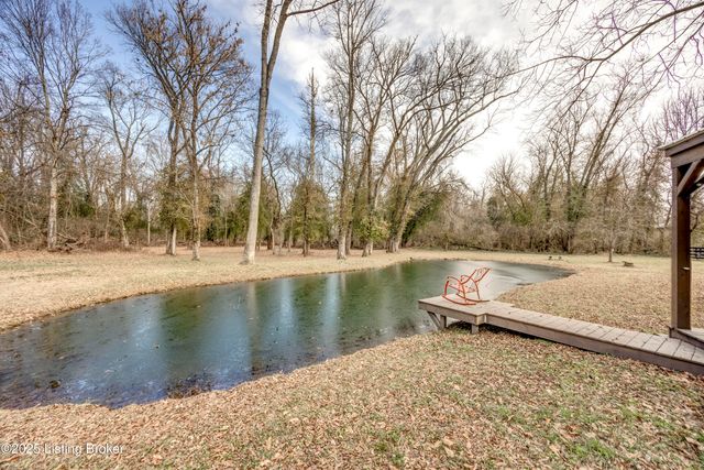 219 Wood Rd, Lyndon, KY 40222