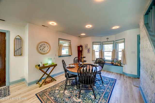 219 Wood Rd, Lyndon, KY 40222