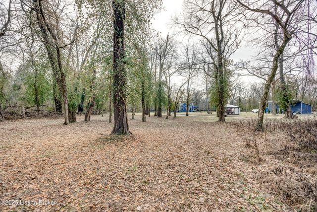 219 Wood Rd, Lyndon, KY 40222