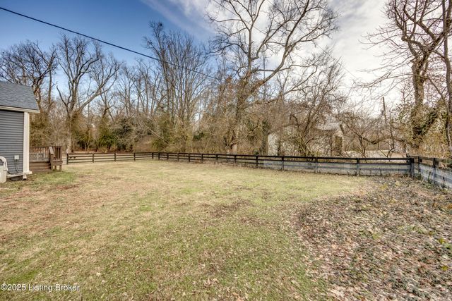 219 Wood Rd, Lyndon, KY 40222