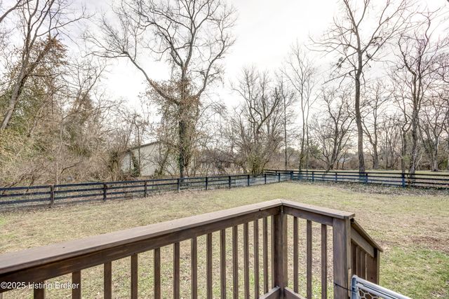 219 Wood Rd, Lyndon, KY 40222