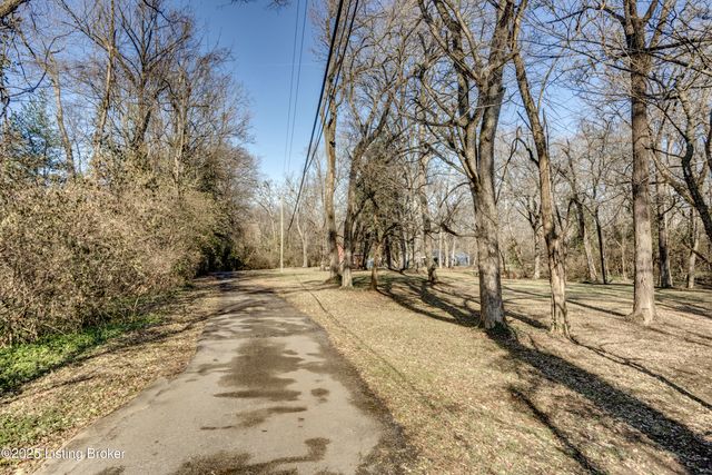 219 Wood Rd, Lyndon, KY 40222