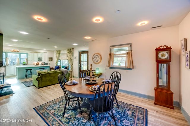 219 Wood Rd, Lyndon, KY 40222