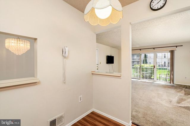 41 CHEVERNY CT, Hamilton, NJ 08619