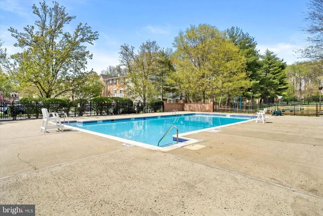 41 CHEVERNY CT, Hamilton, NJ 08619