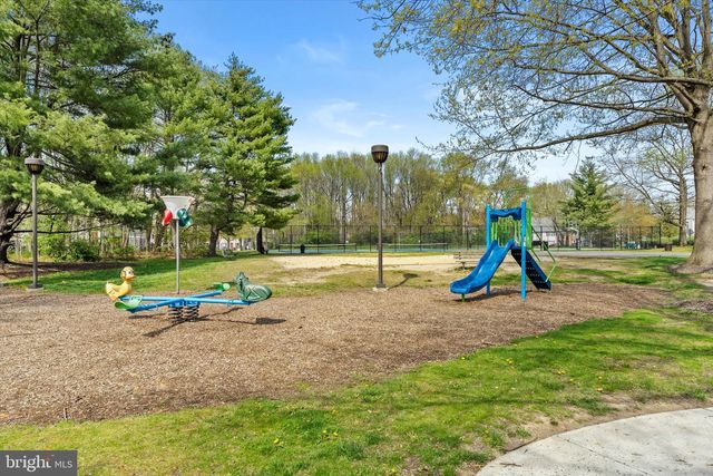 41 CHEVERNY CT, Hamilton, NJ 08619