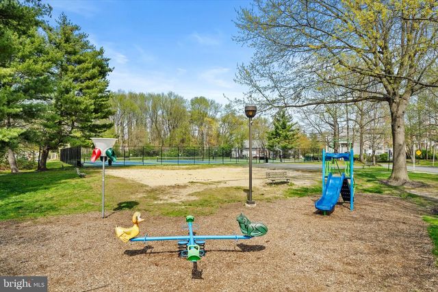 41 CHEVERNY CT, Hamilton, NJ 08619