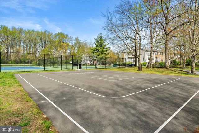 41 CHEVERNY CT, Hamilton, NJ 08619