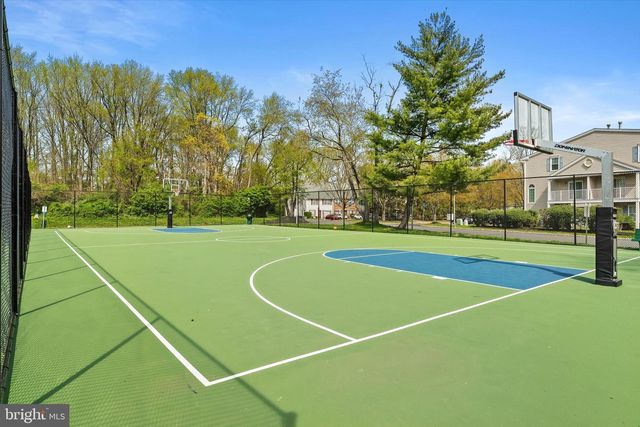 41 CHEVERNY CT, Hamilton, NJ 08619