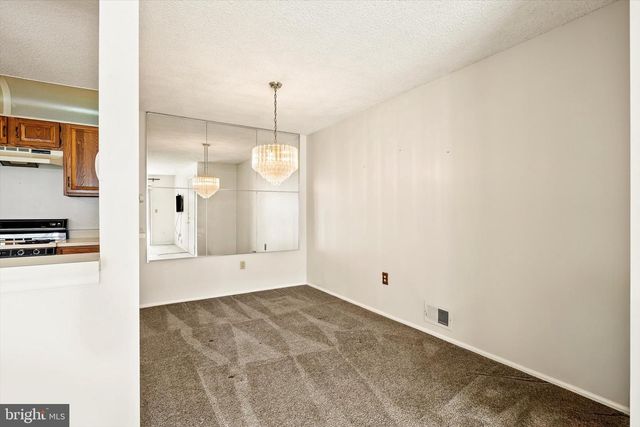 41 CHEVERNY CT, Hamilton, NJ 08619