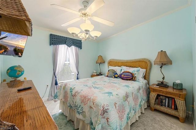 32 Sonderhen DR, Naples, FL 34114