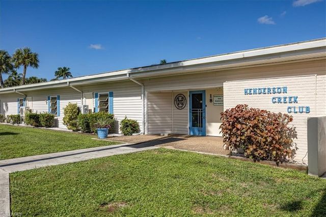 32 Sonderhen DR, Naples, FL 34114