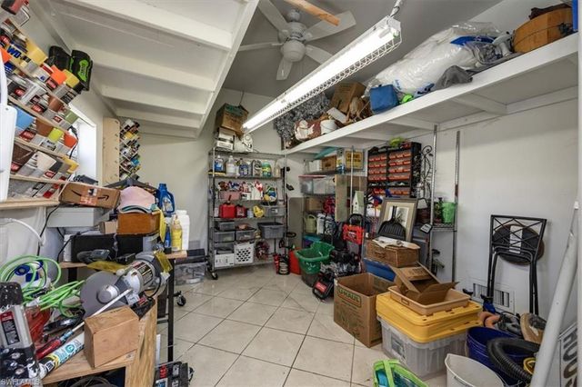 32 Sonderhen DR, Naples, FL 34114